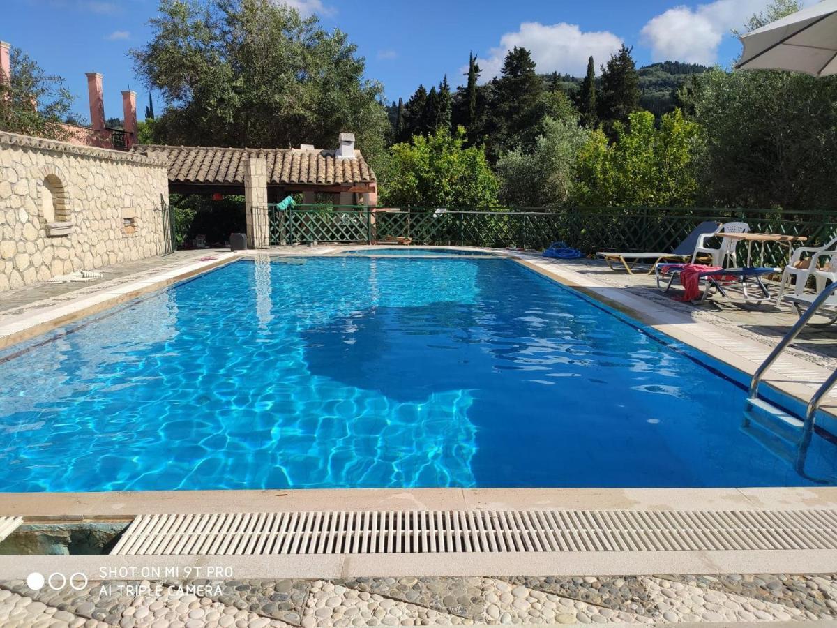Pool Villa Grigoris Aspiotades Esterno foto