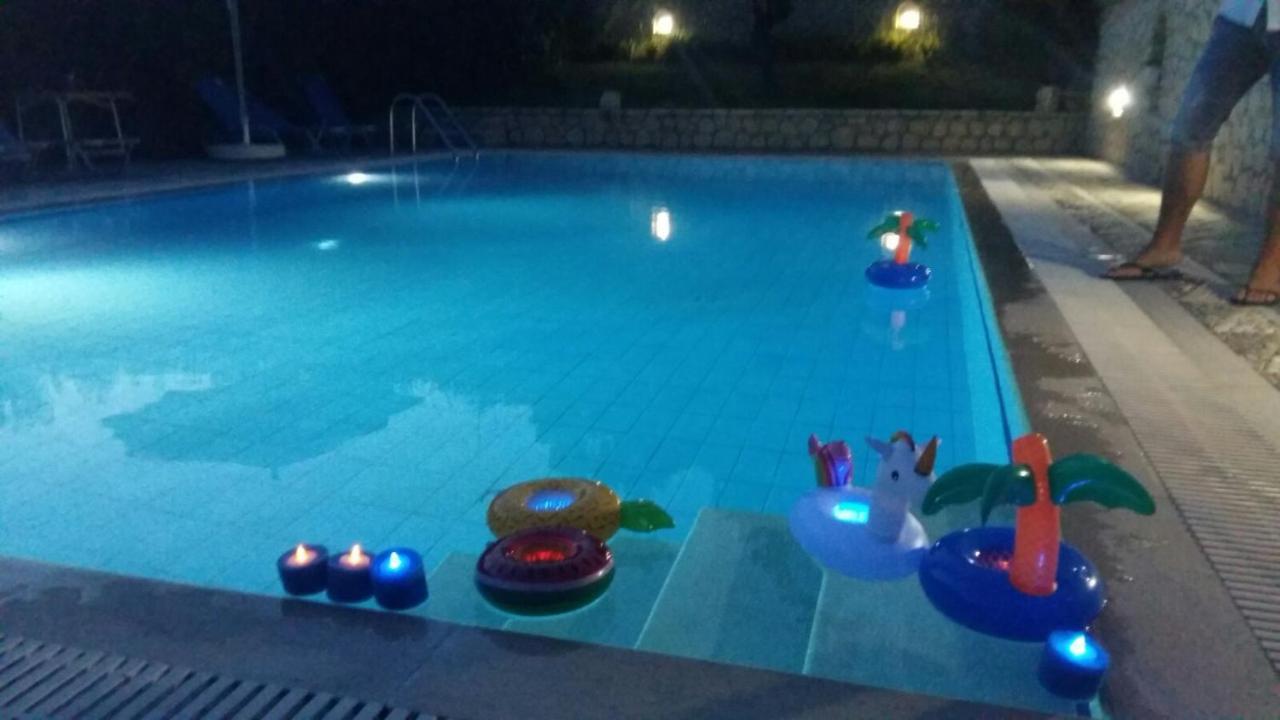 Pool Villa Grigoris Aspiotades Esterno foto